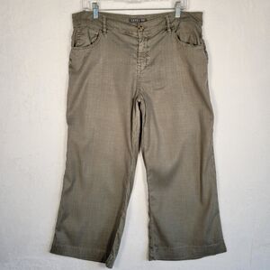 Level 99 Annabelle Crop Pant in Olive, Size 32